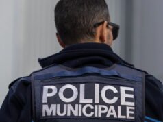 Utara. Petugas polisi didakwa setelah kematian seorang pria bersenjatakan pisau