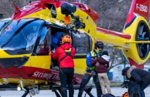 Isère. Terhalang longsoran salju di dusun pegunungan, warga dan wisatawan dievakuasi dengan helikopter