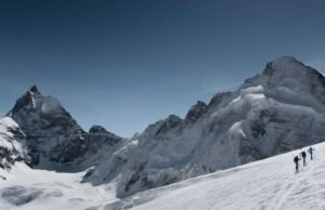 Swiss. Seorang pemain ski berusia 22 tahun tewas dalam longsoran salju di area off-piste Verbier
