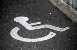 Perusahaan. Sebuah perusahaan dari Isère diambil alih oleh raksasa kursi roda, sebuah pabrik chip yang dibeli di Ardèche…: berita singkatnya