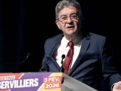 Kebijakan. Reporters Without Borders percaya bahwa Mélenchon “merusak hak warga negara atas informasi”