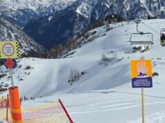 26 tewas dalam longsoran salju