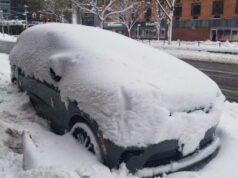 AMERIKA SERIKAT. Dia mengisi daya teleponnya di mobilnya dan meninggal karena keracunan karbon monoksida