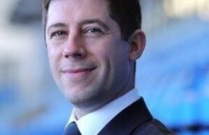 tiga bala bantuan dari Inggris untuk staf teknis