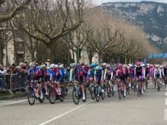 Bersepeda hidup. Perlombaan telah benar-benar dimulai… Siapa yang akan memimpin grup? Ikuti Faun Ardèche Klasik