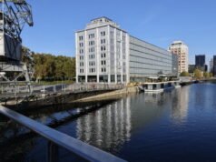 gerbangnya sangat sibuk dengan hampir 7.000 pendaftaran baru di bulan Januari