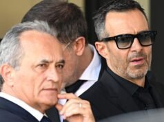 Superagent tiba di Barcelona sebelum bertemu dengan Deco dan para pemain