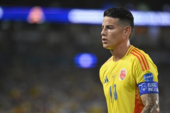 James Rodriguez dari Kolombia beraksi