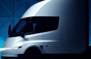 Elon Musk mengumumkan kedatangan Tesla Semi miliknya di Eropa pada tahun 2027