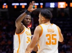 HOOPS TENGAH: #23/25 Tennessee di Carolina Selatan