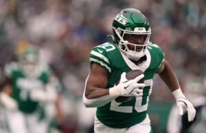 Menurut sumber AP, Jets memberikan kembali label waralaba kepada Breece Hall sebelum batas waktu