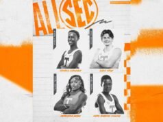 Empat peraih medali konferensi menerima penghargaan All-SEC