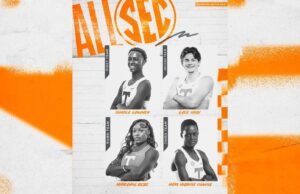 Empat peraih medali konferensi menerima penghargaan All-SEC