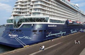 Wisatawan terdampar di kapal pesiar akibat perang di Timur Tengah