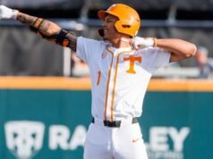 “Brown Dinamakan dalam Daftar Pantauan Penghargaan John Olerud”