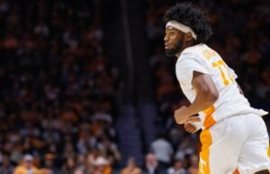 HOOPS TENGAH: #23/25 Tennessee vs. #24/22 Vanderbilt
