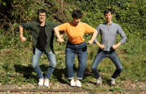 Kehebatan Kegagalan v17 dengan format kolektif A3