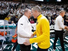 Tim bola basket Michigan No. 3 menjadi tuan rumah Spartan No. 8 di Malam Senior dengan mempertaruhkan sejarah Sepuluh Besar