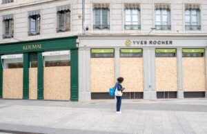 “Saat ini, para pedagang menghubungi kami untuk meminta bantuan,” Senator Audrey Linkenheld memperingatkan