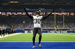 Menurut sumber AP, Jaguar dan CB Montaric Brown menyetujui kontrak tiga tahun senilai $33 juta