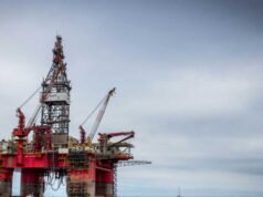 Bagaimana pidato Trump menurunkan harga satu barel bensin