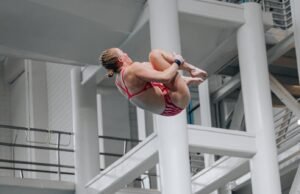 Pack Diving berpartisipasi dalam hari kedua Kejuaraan Zona B NCAA