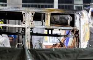 Swiss. Kebakaran bus menyebabkan sedikitnya enam kematian dan lima cedera di sebuah kota di wilayah Fribourg