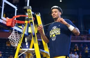 Yaxel Lendeborg dari Michigan Basketball mengingat kembali perjalanannya setelah dinobatkan sebagai Pemain Sepuluh Besar Tahun Ini