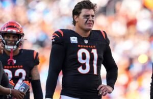 Menurut sumber AP, bintang perusuh Trey Hendrickson akan berangkat ke Baltimore dengan kontrak empat tahun senilai $112 juta