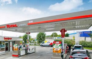 Total membatasi harga bensin menjadi 1,99 euro dan solar menjadi 2,09 euro hingga akhir Maret
