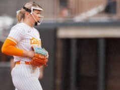 #1 Tennessee mencetak rekor program dengan start 25-0