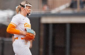 #1 Tennessee mencetak rekor program dengan start 25-0