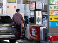 distributor Perancis tertentu berjanji untuk menurunkan harga di SPBU setelah pertemuan di Bercy