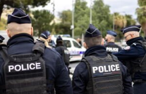 Alpes-Maritim. Di Nice, seorang wanita dibunuh dengan palu di depan putranya