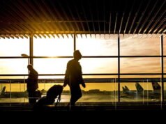 Selama dua puluh tahun, pegawai negeri ini mendapat penggantian biaya perjalanan pulang tahunannya ke Martinik, namun peraturannya telah berubah