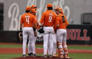 #19/19 Vols menjatuhkan patah hati di seri terakhir di #6/8 Georgia