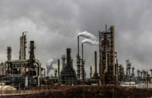 Minyak tetap di atas $100, perang di Timur Tengah diawasi dengan ketat