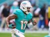 Menurut sumber AP, Broncos mengakuisisi star wide receiver Jaylen Waddle dari Dolphins dalam perdagangan blockbuster