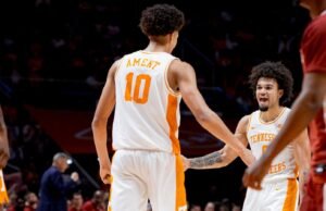 Ament dan Gillespie terpilih sebagai Tim Pertama NABC All-Central District