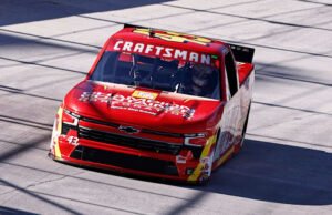 NASCAR menangguhkan Daniel Dye setelah siaran langsung mengejek pembalap IndyCar David Malukas