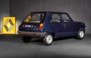 Sebuah Renault 5 dari tahun 1982 dan dalam kondisi sempurna dijual dengan harga hampir 65.000 euro di lelang