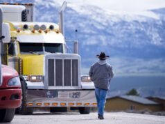 AS: 200.000 pengemudi truk imigran kehilangan izin truk berat mereka