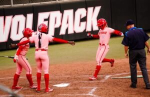 Pack melakukan perjalanan ke utara ke Blacksburg untuk Seri Konferensi Jalan Pertama