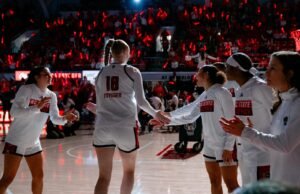 Unggulan No.7 Wolf Pack menghadapi pertandingan ulang dengan unggulan No.10 Tennessee di Babak 64 Besar Turnamen NCAA