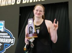 Jefimova dinobatkan sebagai juara nasional gaya dada 100 dalam debutnya di NCAA