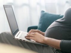 Dia menerima hampir 20 juta euro setelah kehilangan bayinya ketika majikannya menolak mengizinkannya bekerja jarak jauh