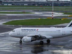 Air France menghentikan angkutannya di Orly, EasyJet dan Transavia berusaha mendapatkan pelanggan mereka kembali