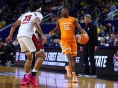 “Lady Vols jatuh ke tangan NC State di putaran pertama NCAA.”