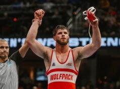 Robinson mencapai final kejuaraan dan mendapatkan penghargaan All-American