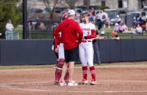 Pack jatuh ke tangan Hokies dalam enam babak